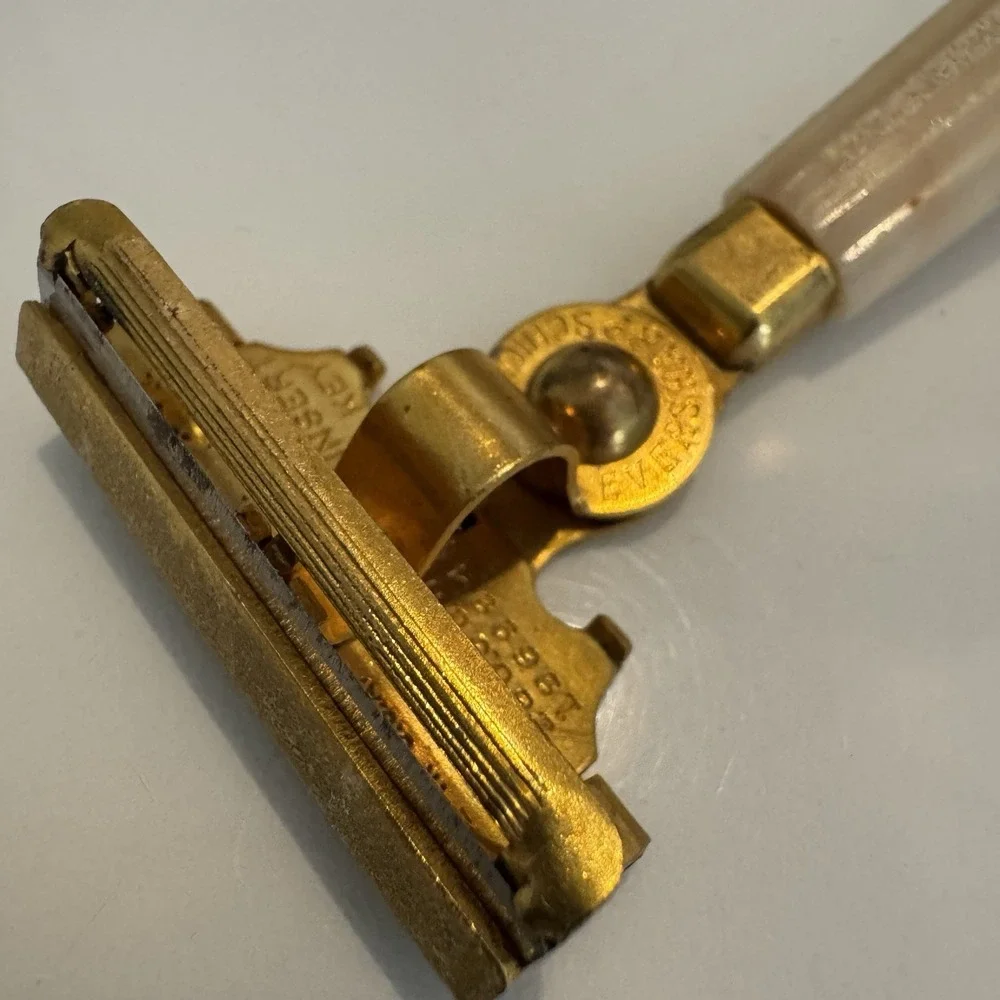 Vintage Eversharp Schick Injector Safety Razor Type G‎ Bakelite Handle USA 1940s